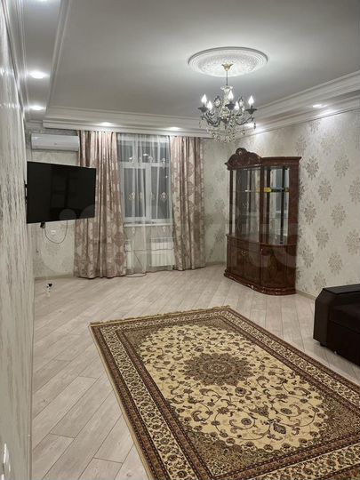 3-к. квартира, 140 м², 1/2 эт.