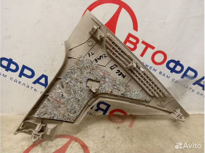 Накладка задней стойки, 8200235669 renault megane