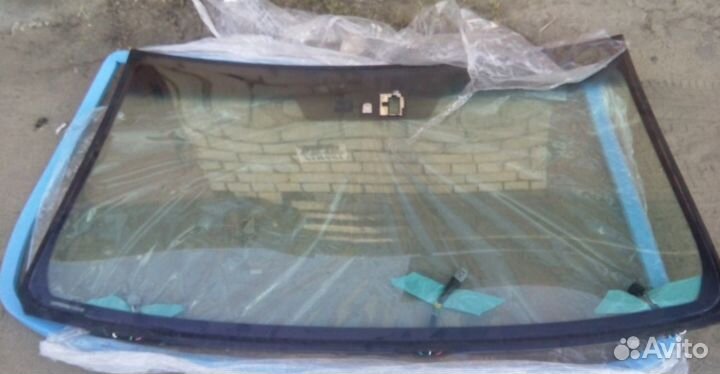 Стекло лобовое Toyota Land Cruiser 200 / Lexus 570