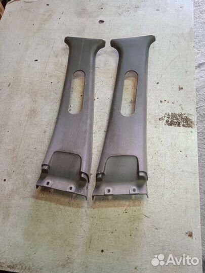 Верхняя накладка средней стойки. Hyundai Sonata 4