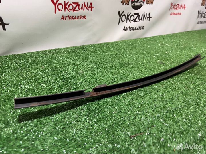 Направляющая стекла двери задней левой на Hyundai