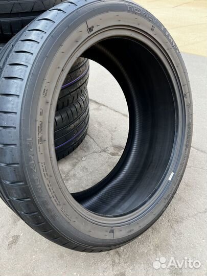 Nokian Tyres Hakka Black 2 SUV 295/40 R21 111Y