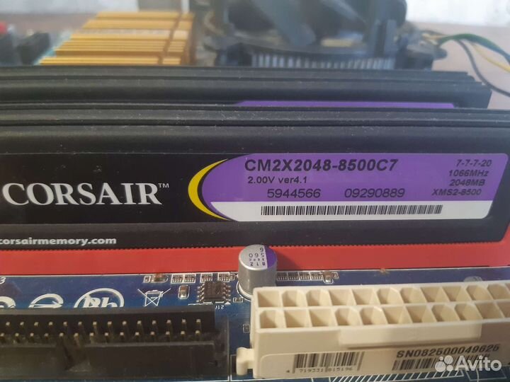 Материнская плата с процессором и памятью