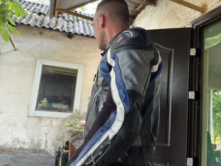 Куртка мотоциклетная кожаная