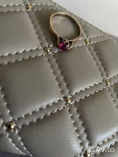 Продам золотое кольцо