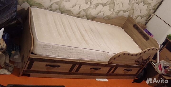 Кроватъ детская, подростковая