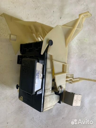 Блок предохранителей передний Ford Mondeo FD 1993