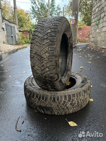 Michelin X-Ice North 4 215/65 R16