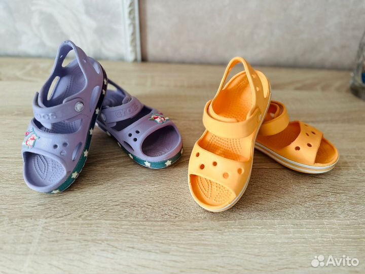 Сандалии crocs