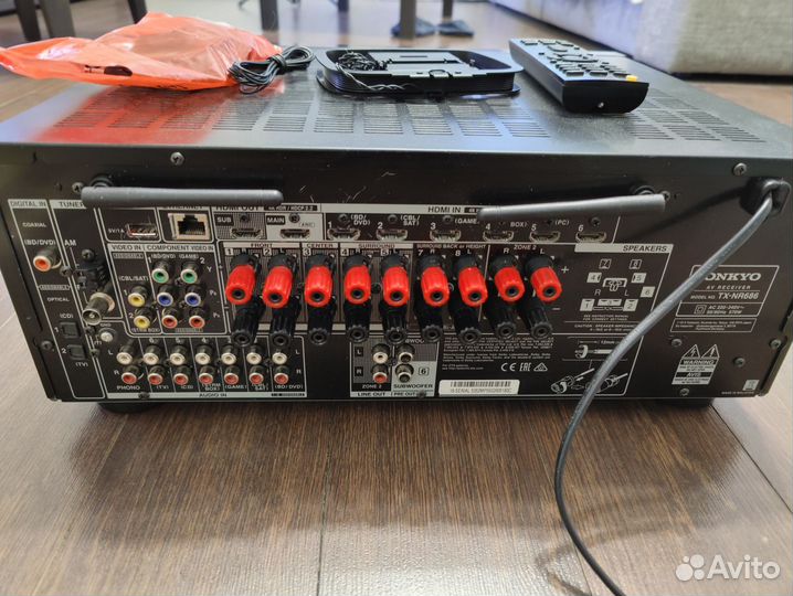 Av ресивер onkyo TX-NR686