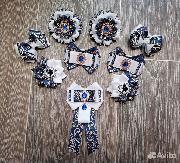 Школьные наборы, бантики и галстук