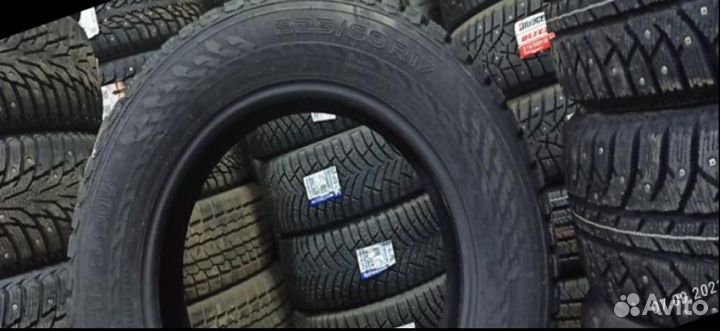 Nokian Tyres Hakkapeliitta 9 SUV 225/60 R17 103T