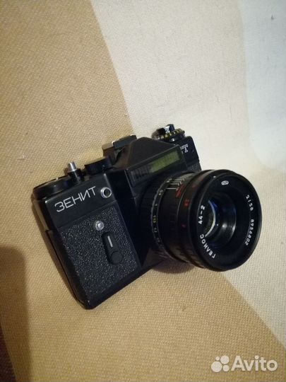 Пленочный фотоаппарат зенит