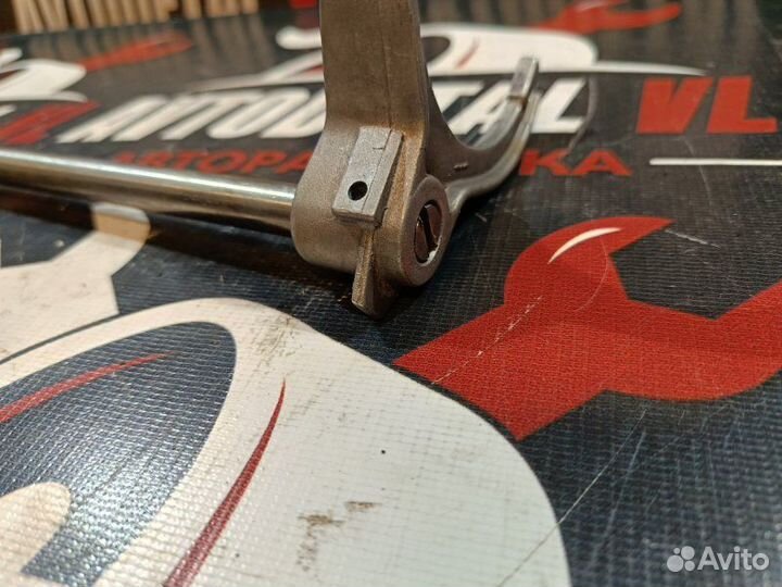 Вилка 5 ой передачи и заднего хода Ford Focus 1