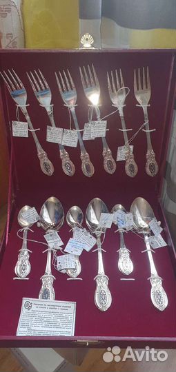 Набор серебряных столовых приборов