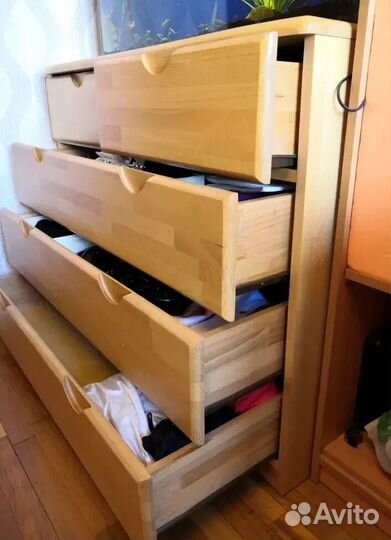 Деревянный комод