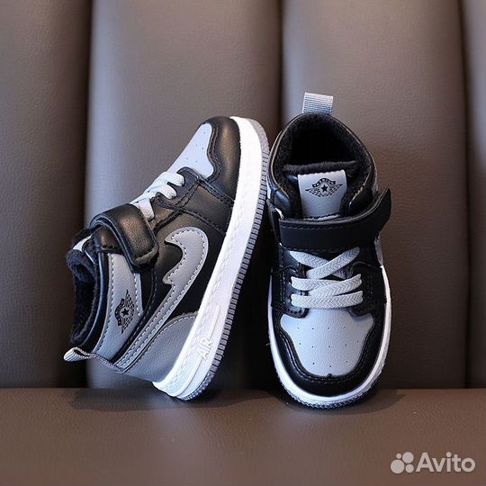 Новые Кеды/кроссовки детские весна/лето