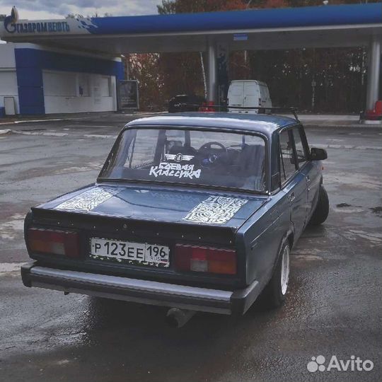 Роспись каллиграфией автомобиля, стен, холстов