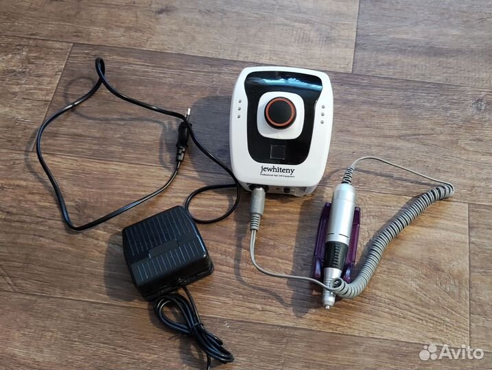 Машинка для маникюра и педикюра