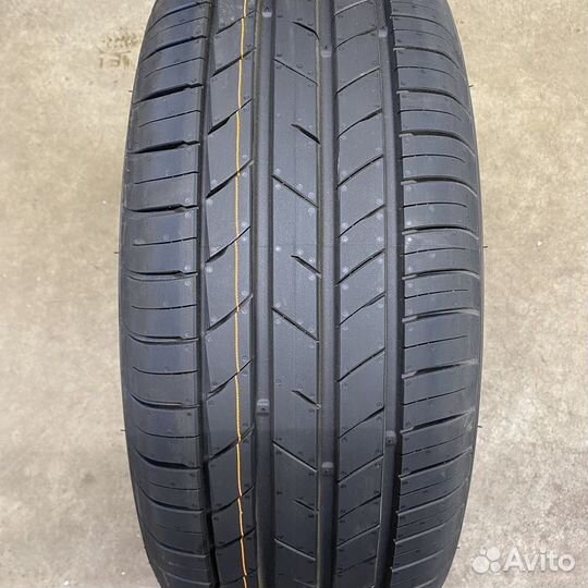 Kumho Ecsta HS52 225/55 R16 99W