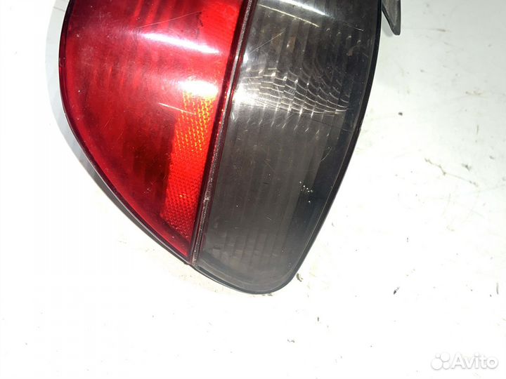 Фонарь задний правый Peugeot 406