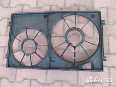 Диффузор дополнительного радиатора Audi
