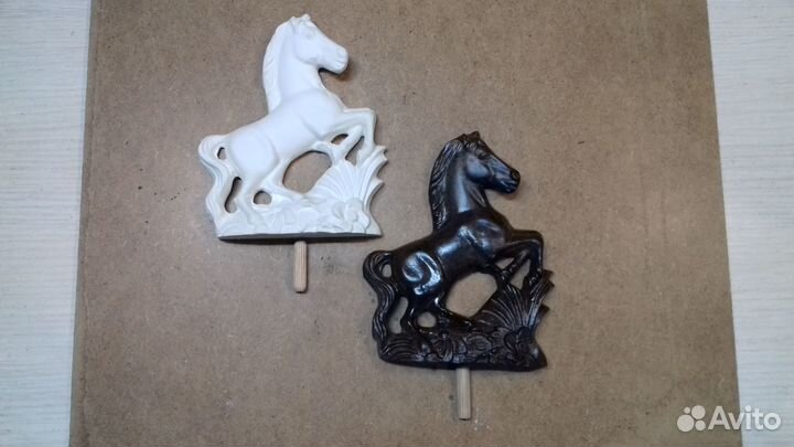 Настенные часы Навершие Конь