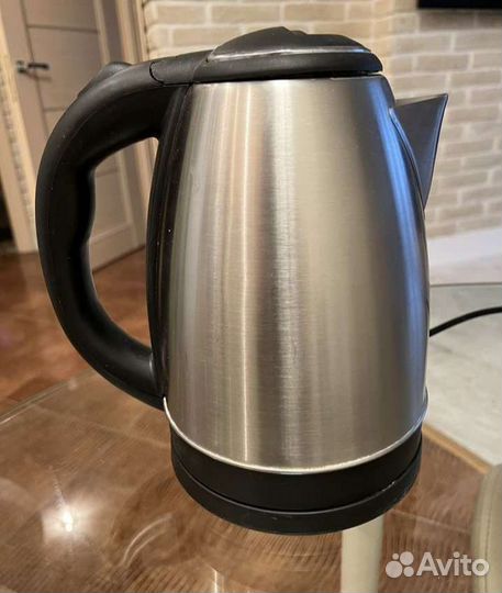 Чайник электрический 2,2л. Новый