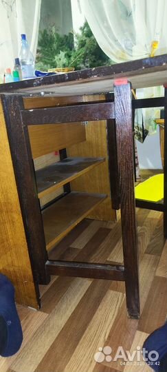 Продам стол книжку