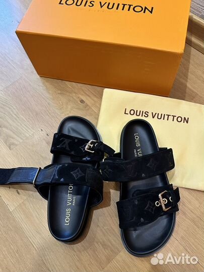 Тапочки Louis Vuitton 