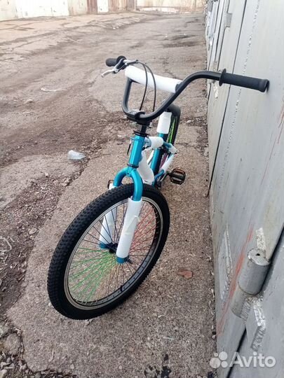 Трюковой велосипед BMX