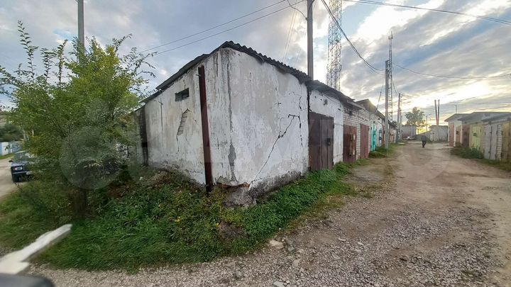 Гараж, > 30 м²