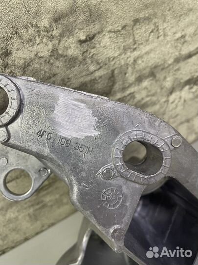 Кронштейн опоры двс левый Ауди А6 С6