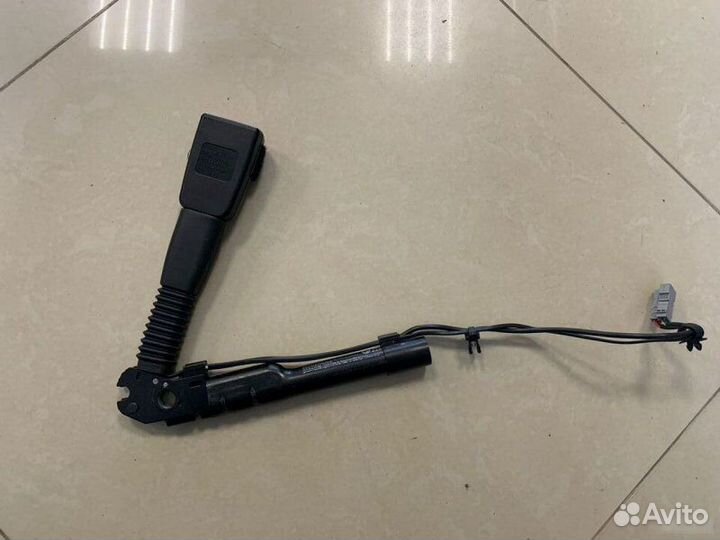 Пиропатрон ремня безопасности правый Bmw 318I E90