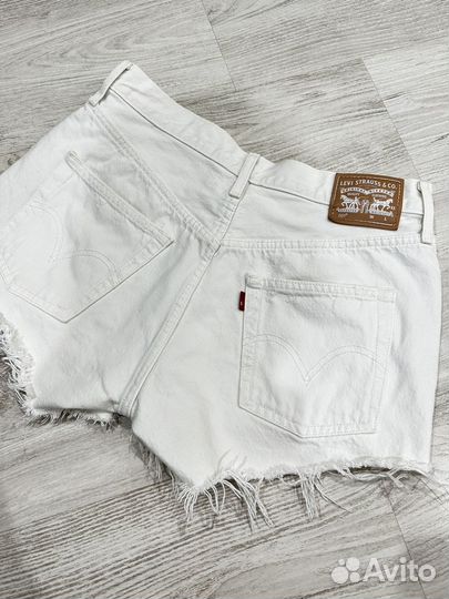 Женские шорты levis