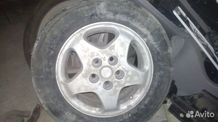 Диски 15 Митсубиши с шинами лето Комплектом