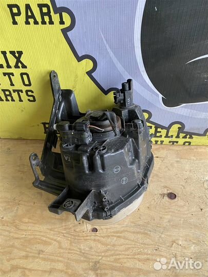 Фара правая Nissan Juke (F15) 2011