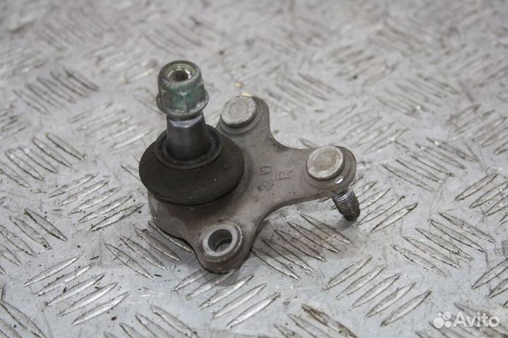 Опора шаровая передняя правая Golf 6 Tiguan Passat