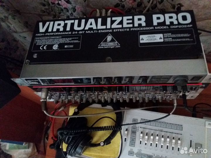 Цифровой процессор Behringer DSP 2024P