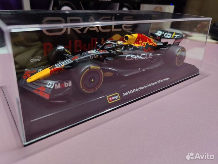 Модель Red Bull Racing 2022 RB18 Max Verstappen