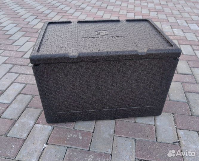 Ударопрочный термоконтейнер 109 литров