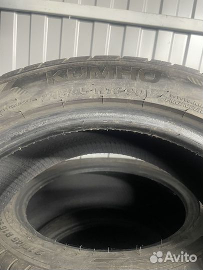 Kumho Ecsta HS52 215/45 R16