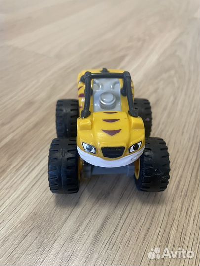 Вспыш и чудо машинки