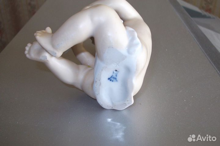 Фарфоровая немецкая статуэтка(германия)