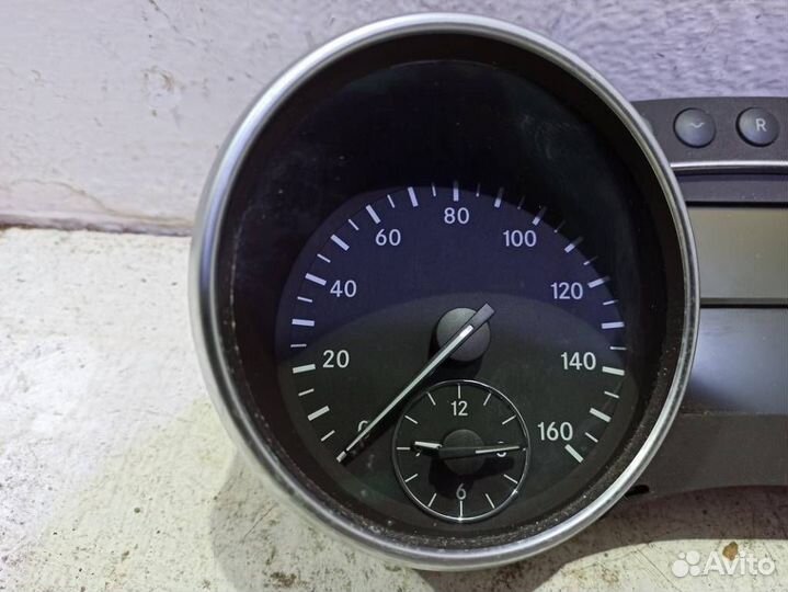 Панель приборов A1645404847