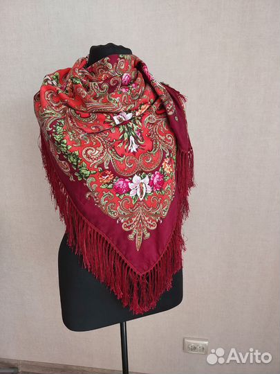 Платок шерстяной в русском стиле