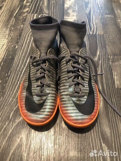 Бутсы и сороконожки 35-41