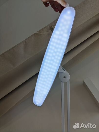 Лампа на струбцине