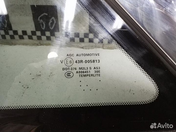 Стекло кузова заднее левое глухое Infiniti QX60