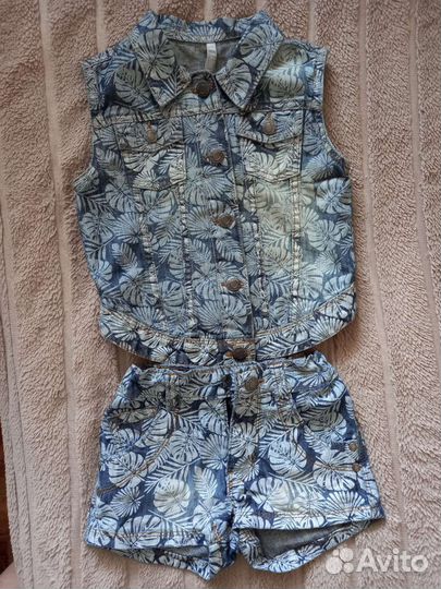 Джинсовый костюм для девочки шорты жилет 110